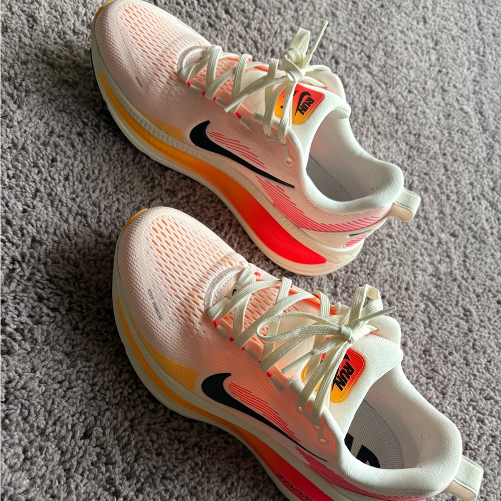 New Nike Vomero 18s size 8.5
